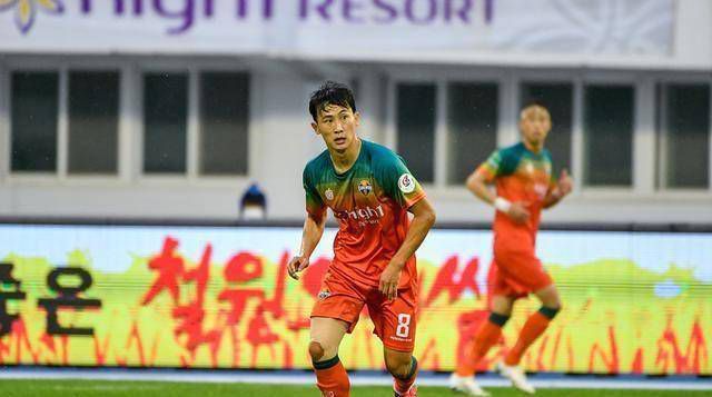 业内对其预测票房稳定上调至37亿，该片后劲十足。
